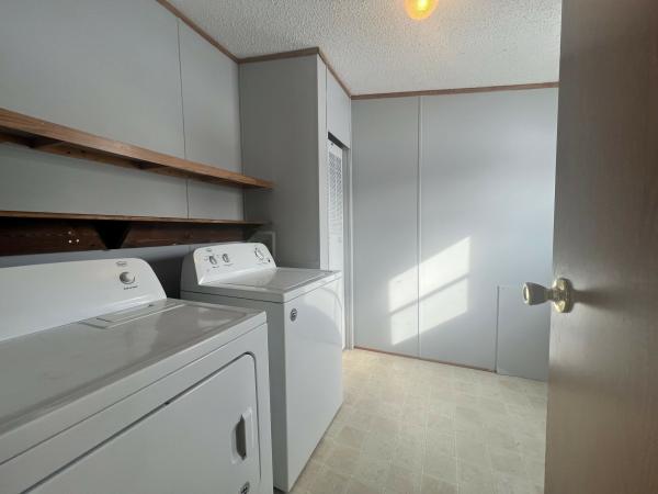 1996 Dutch Housin N/A Mobile Home