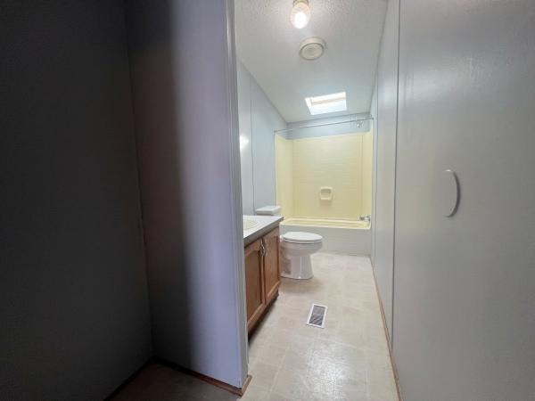 1996 Dutch Housin N/A Mobile Home