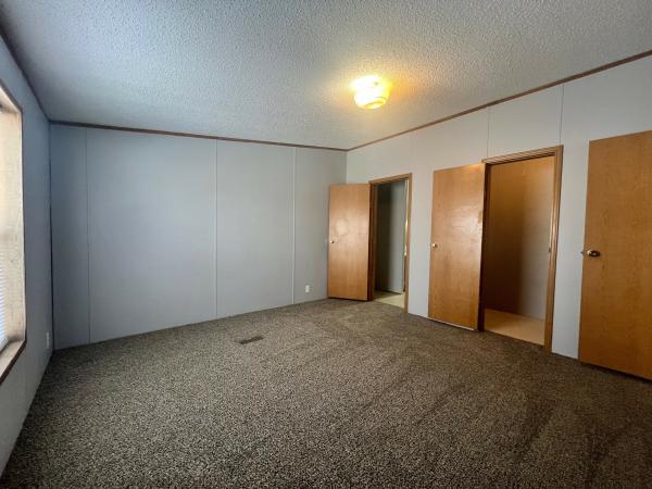 1996 Dutch Housin N/A Mobile Home