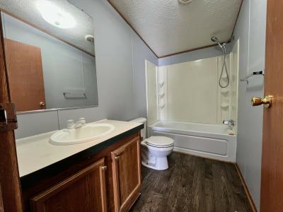 Photo 4 of 6 of home located at 4298 Kingston Lane Jackson, MI 49201