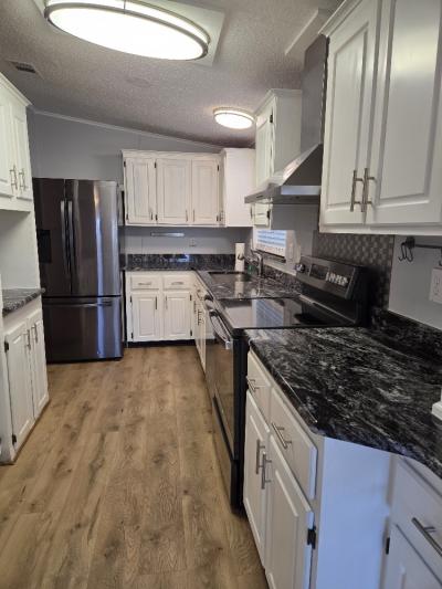 Photo 5 of 12 of home located at 172 Arianna Way Auburndale, FL 33823