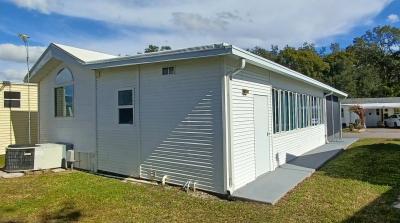 Photo 4 of 15 of home located at 37811 Chancey Rd. Zephyrhills, FL 33541