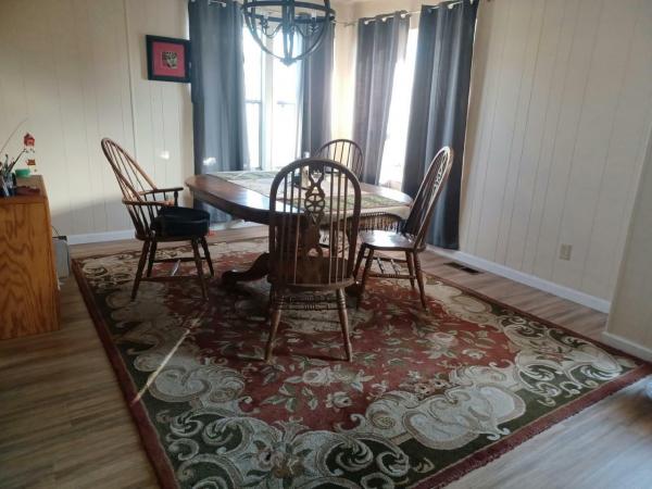 1980 Lakewood Manufactured Home