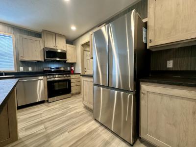 Photo 3 of 15 of home located at 503 Courtland Lane Muskegon, MI 49442