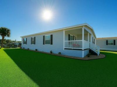 Photo 2 of 20 of home located at 155 South Lake Drive Leesburg, FL 34788