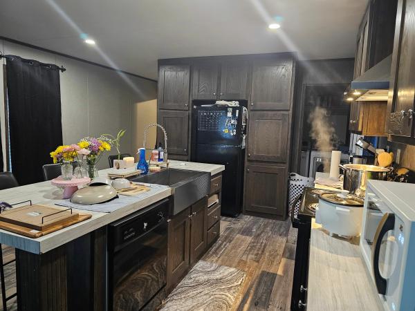 2021 AMS16763A Mobile Home