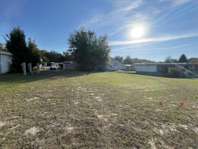 Photo 4 of 20 of home located at 13204 Grape Avenue Grand Island, FL 32735