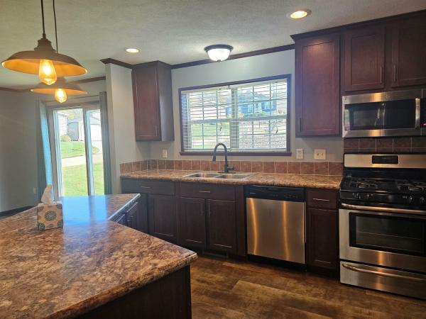 2017 Colony 323 deercreek  Home