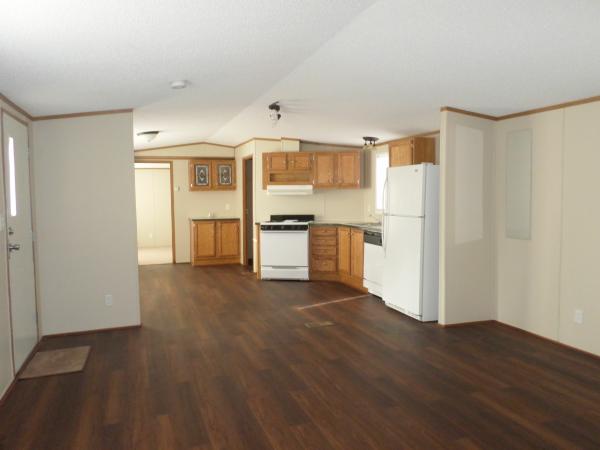 2004 Schult Pinecrest Mobile Home