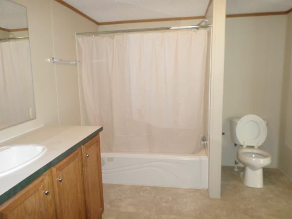 2004 Schult Pinecrest Mobile Home