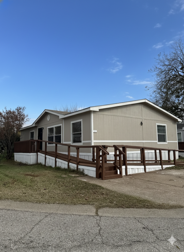 1999  Mobile Home For Sale