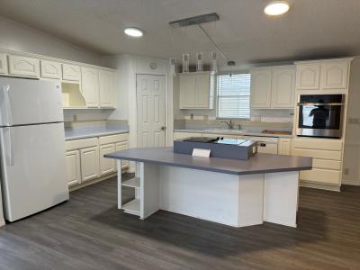 Photo 3 of 8 of home located at 208 Lake Huron Drive Mulberry, FL 33860