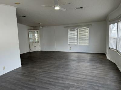 Photo 4 of 8 of home located at 208 Lake Huron Drive Mulberry, FL 33860