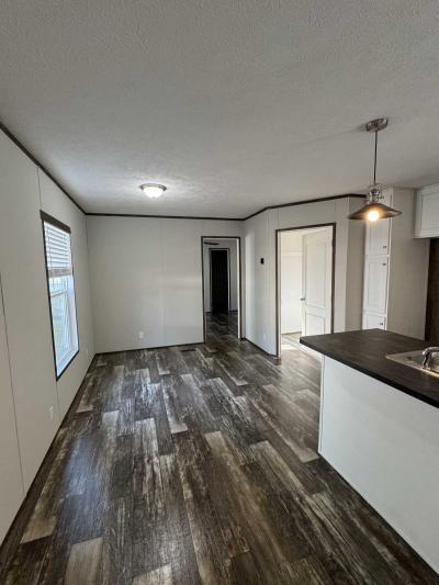 Photo 4 of 13 of home located at 150 Oxford Circle Hampton, GA 30228