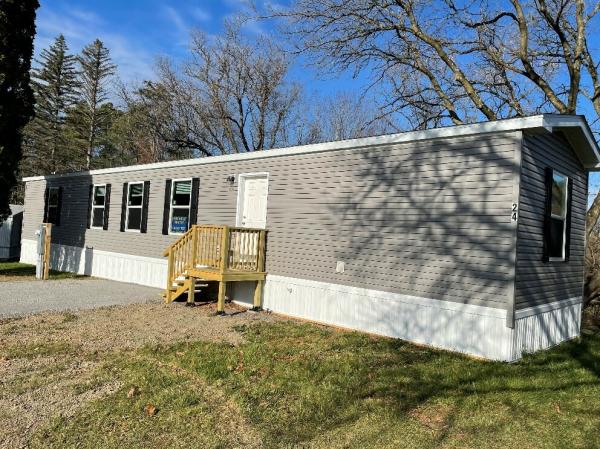 2024 Commodore Mobile Home For Sale