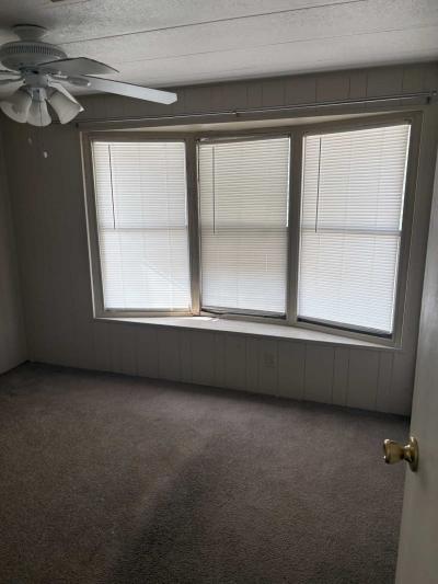 Photo 4 of 8 of home located at 2609 W Southern Ave Tempe, AZ 85282