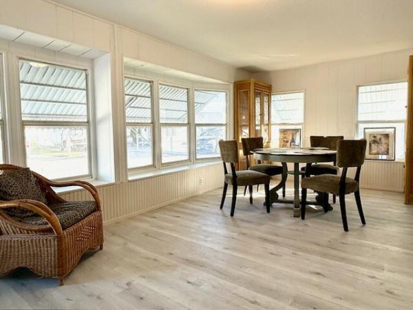 1980 Twin HS Manufactured Home