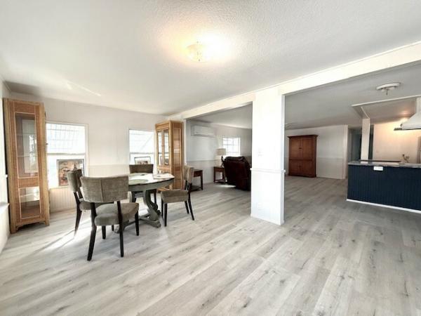 1980 Twin HS Manufactured Home