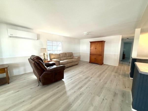 1980 Twin HS Manufactured Home