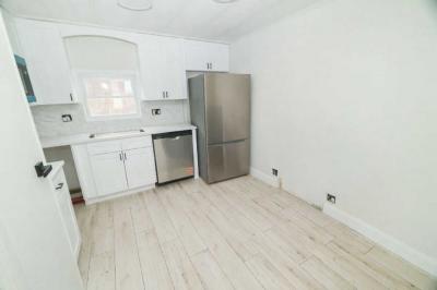 Photo 5 of 27 of home located at 226 N Pond Dr Mount Laurel, NJ 08054