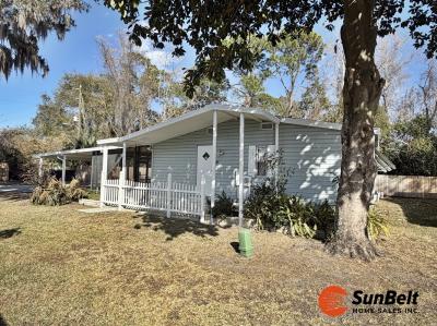 Photo 3 of 38 of home located at 150 Woodland Drive Leesburg, FL 34748