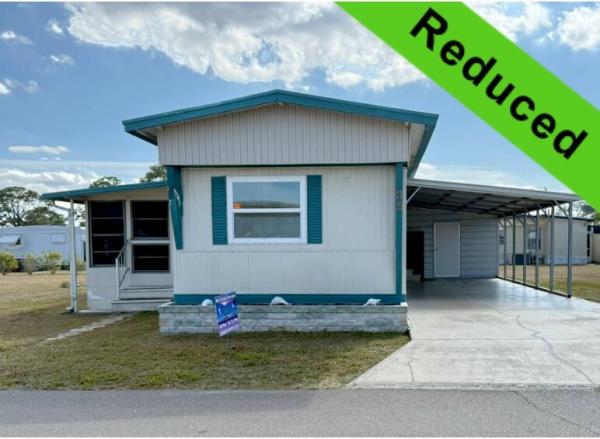 Photo 1 of 2 of home located at 35 Kingsport Ave Palmetto, FL 34221