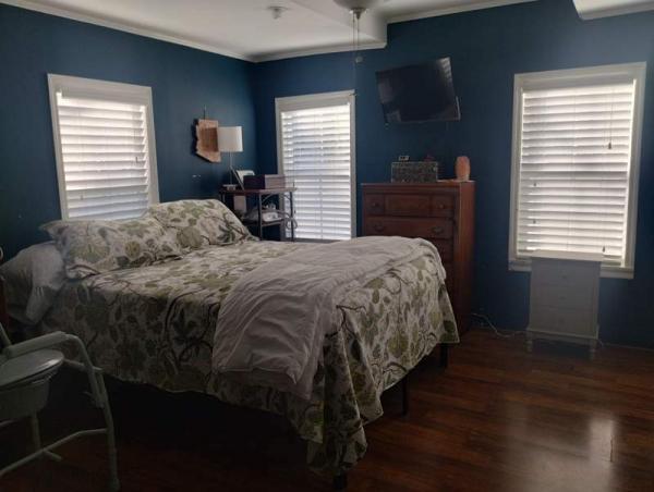 1986 Schult Manufactured Home