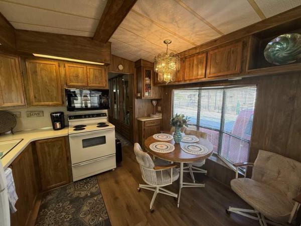 1989 TAHO Manufactured Home