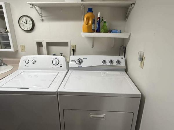 1989 TAHO Manufactured Home