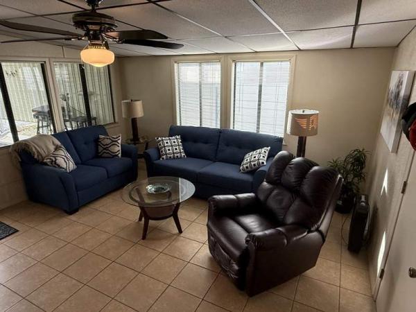 1989 TAHO Manufactured Home