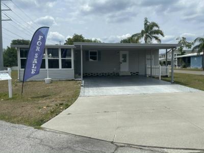 Photo 2 of 20 of home located at 4511 Tangelo Dr Zephyrhills, FL 33541