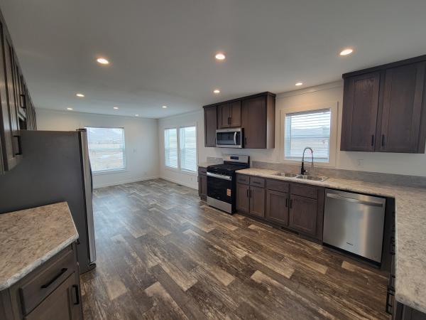 2025 Champion PLT-DWSUNSCC643 Mobile Home