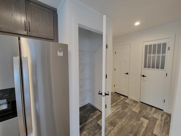 2025 Champion PLT-DWSUN2860H32001 Mobile Home