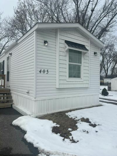 Mobile Home at 38569 N. Sheridan Road #405 Beach Park, IL 60087