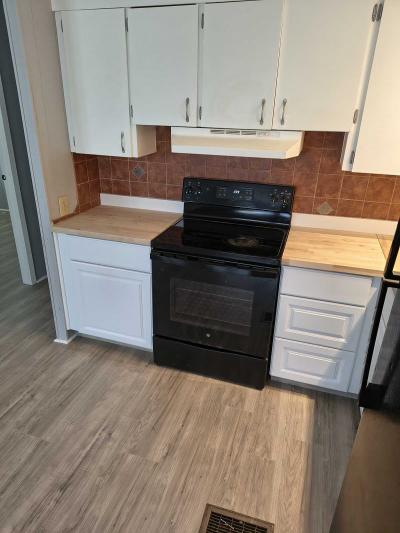 Photo 8 of 6 of home located at 7300 20th St, Lot 624 Vero Beach, FL 32966