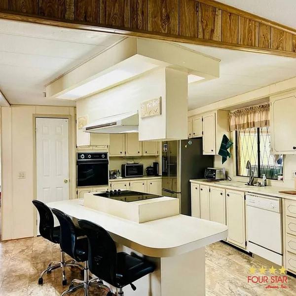 1985 CORO  Home