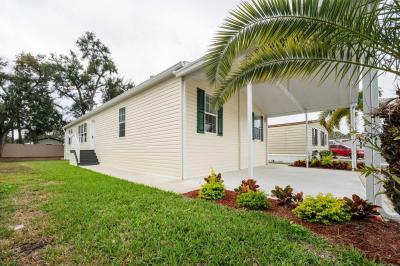 Photo 2 of 23 of home located at 1301 Autumn Drive Tampa, FL 33613