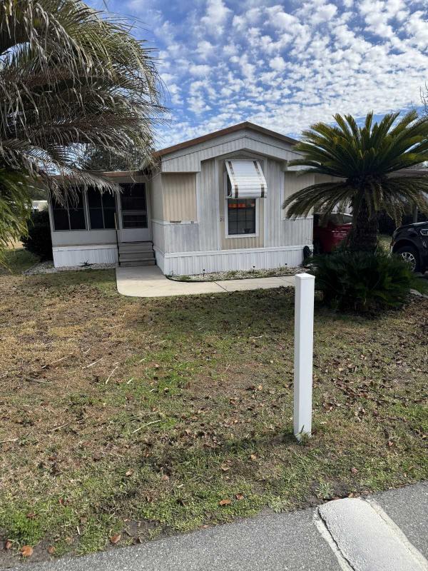 Photo 1 of 2 of home located at 4900 SE 102nd Pl Lot 21 Belleview, FL 34420