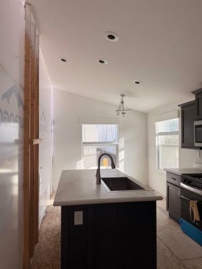 Photo 5 of 20 of home located at 2401 S. 27th Ave. Phoenix, AZ 85009