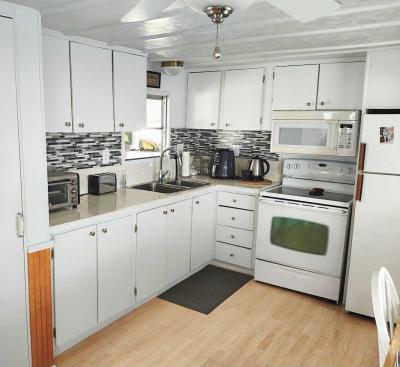 Photo 2 of 20 of home located at 5151 4th St N Saint Petersburg, FL 33703