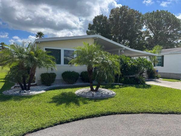 Photo 1 of 2 of home located at 2501 Alcott Drive Lake Wales, FL 33898