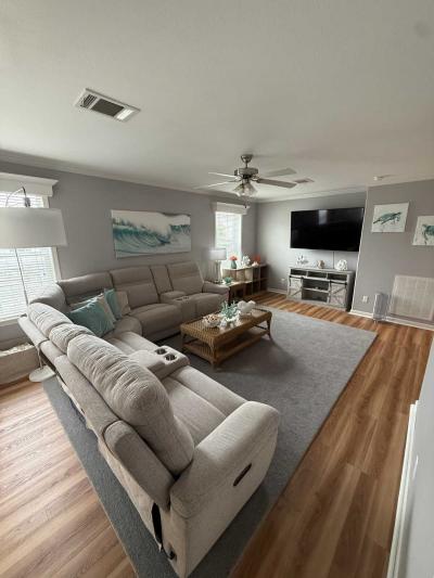 Photo 5 of 19 of home located at 701 Aqui Esta Dr #246 Punta Gorda, FL 33950