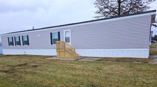 Photo 1 of 2 of home located at 671 Coachmen Rd. Mansfield, OH 44905