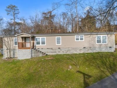 Mobile Home at 311 Spring St Clinton, TN 37716