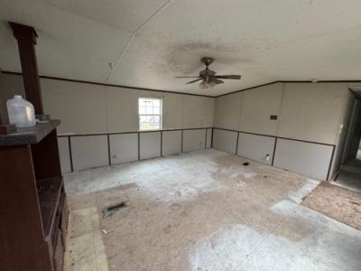 Photo 3 of 18 of home located at 12834 Lake Circle Dr Alexandria, KY 41001