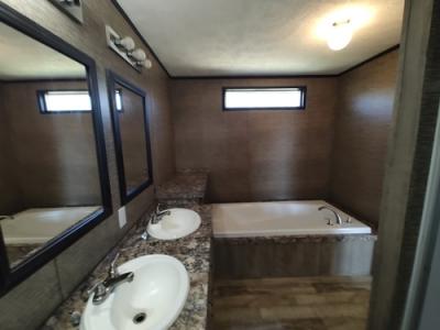 Photo 5 of 10 of home located at 239 Red Oak St Kilgore, TX 75662