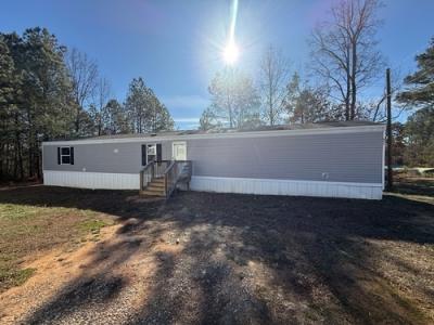 Mobile Home at 42 Evergreen Rd Lot N Chatsworth, GA 30705