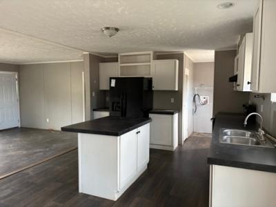 Photo 4 of 10 of home located at 513 E Beaver Creek D Knoxville, TN 37918