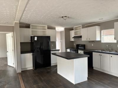 Photo 5 of 10 of home located at 513 E Beaver Creek D Knoxville, TN 37918