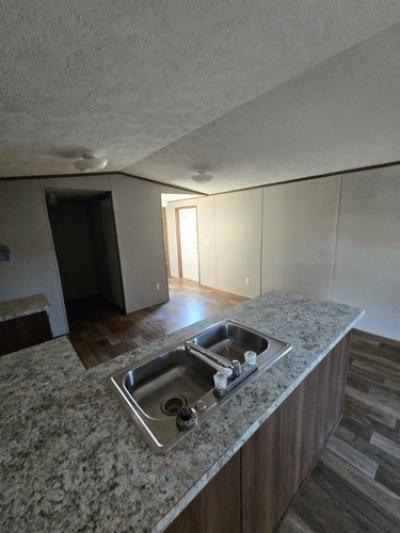 Photo 3 of 19 of home located at 4001 Hillsboro Dr Brandon, MS 39042